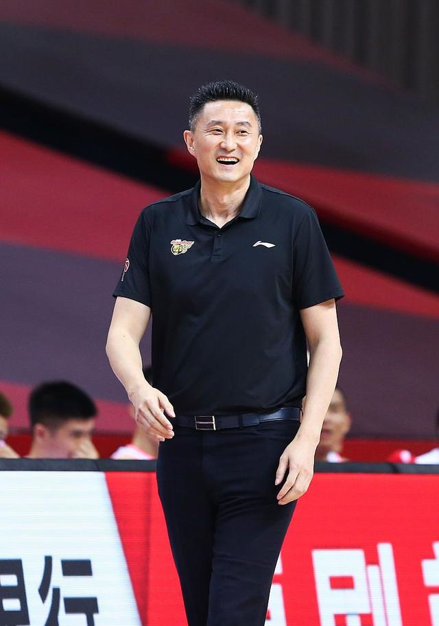 亚博体育-里程碑夜!利物浦完成体检,CBA季后赛国际比赛日刷纪录,态度坚定,临场指挥获称赞